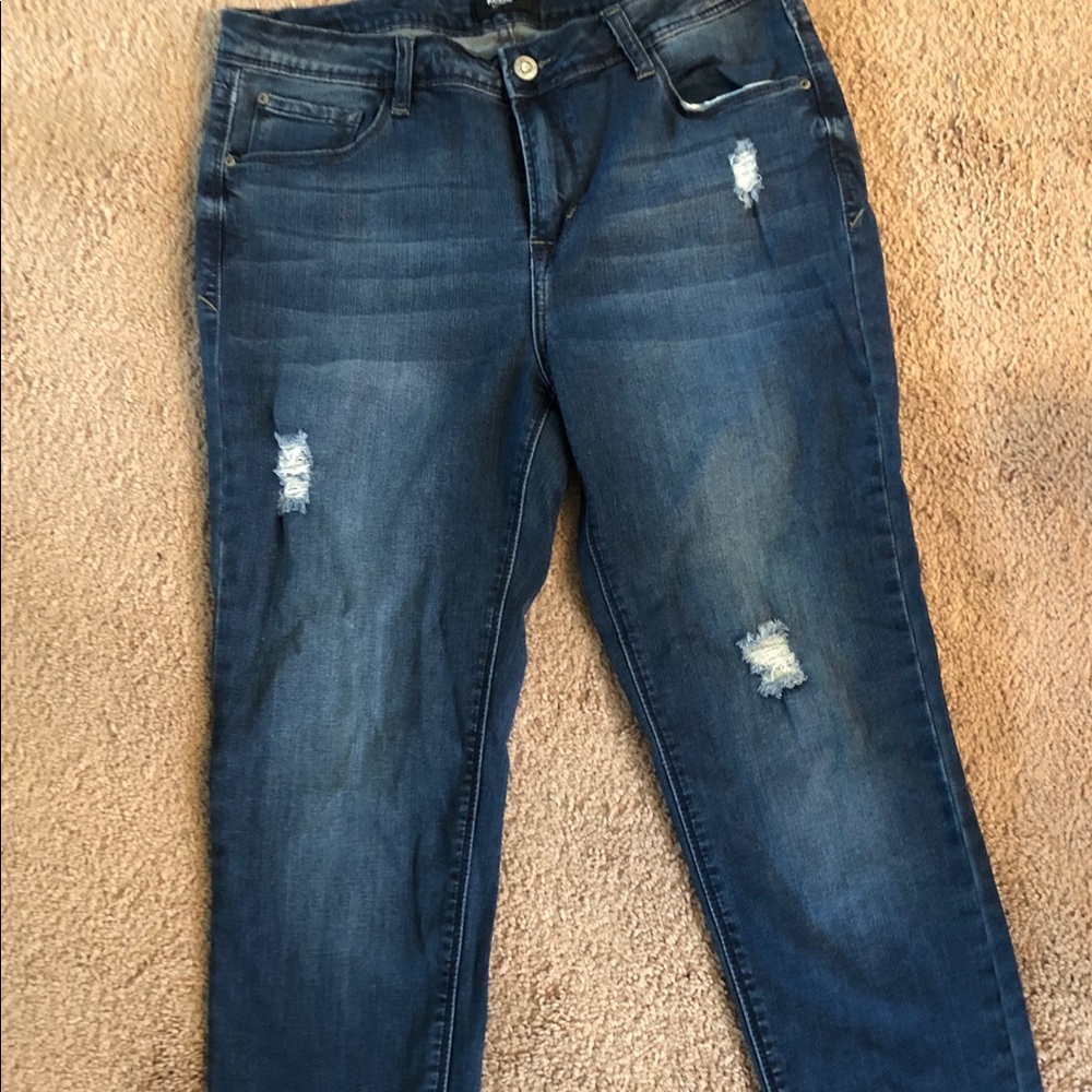 Kenzie Effortless Ankle Jean Distressed